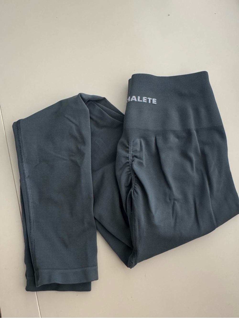 Alphalete amplify OG seamless leggings- small